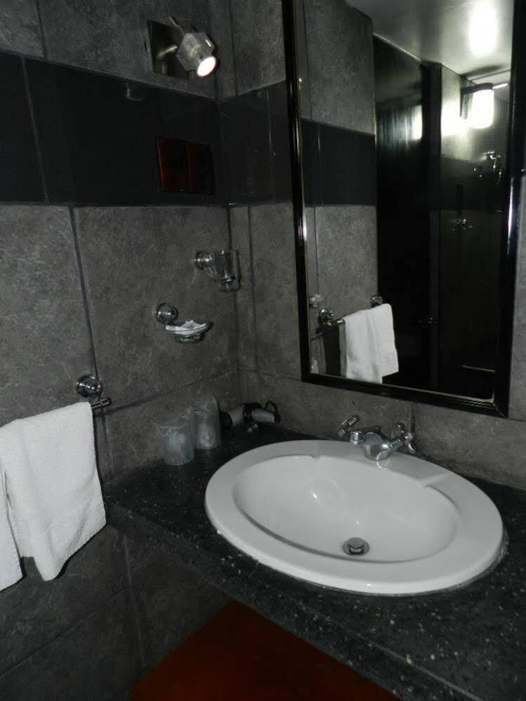 Holiday Suites Tacna Exterior photo